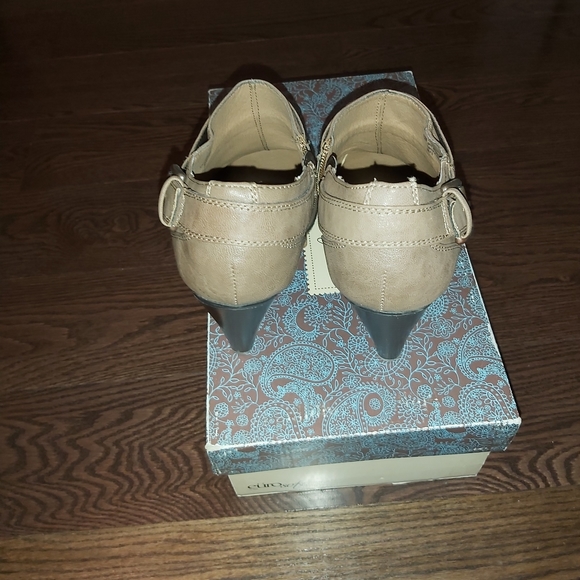 Euro soft Shannon women's tan booties size 10 - Picture 7 of 16